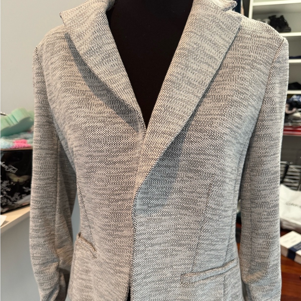 NWT Amanda & Chelsea Blazer. Size L.